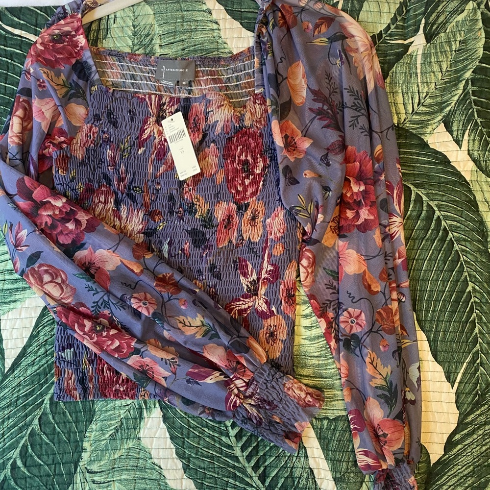 NWT Anthropologie floral crop top with puff sleeve